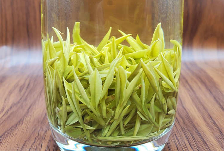 奶白茶